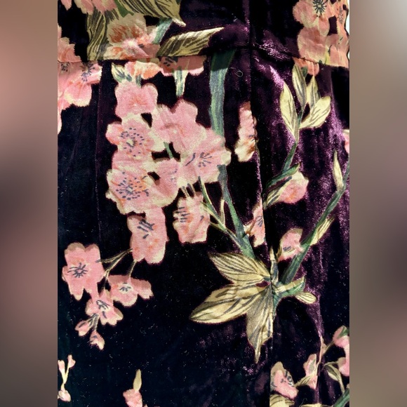 Lulu’s deep plum with pink flowers velvet strapless midi dress - Picture 4 of 12